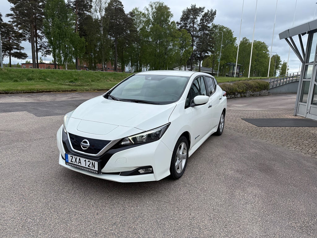 Nissan Leaf 40 kWh Ledramp  Gps Backkamera Rattvärme