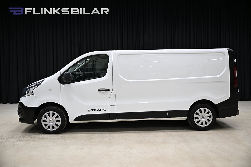 Renault trafic dCi 120HK L2 V-Inredd|Drag|Värmare|EnÄgare|Leasebar