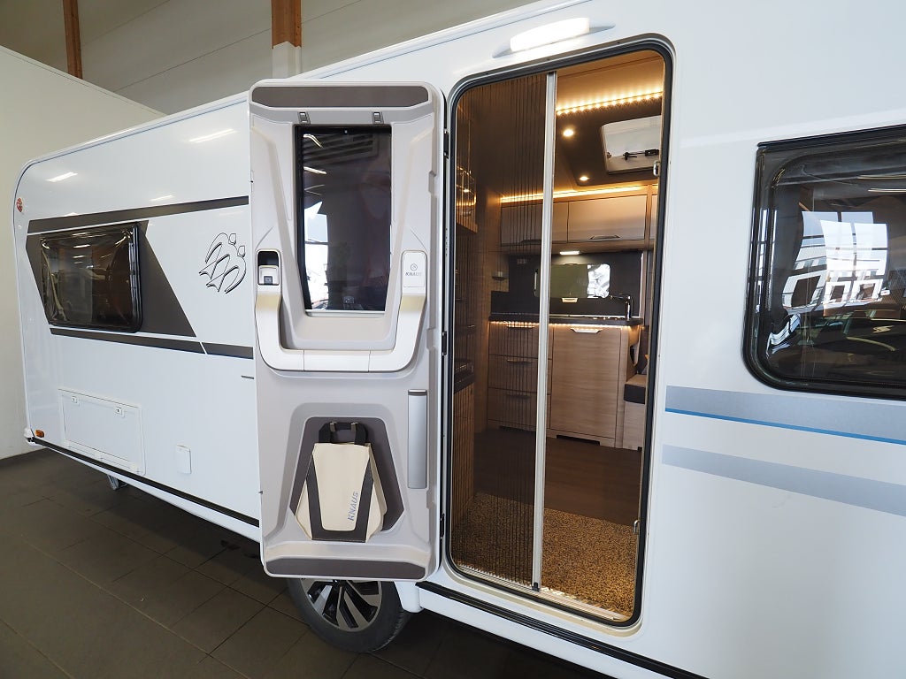 Knaus Südwind 580 UE 60 Years Edition ALDE Solcell Låga långbäddar 2021