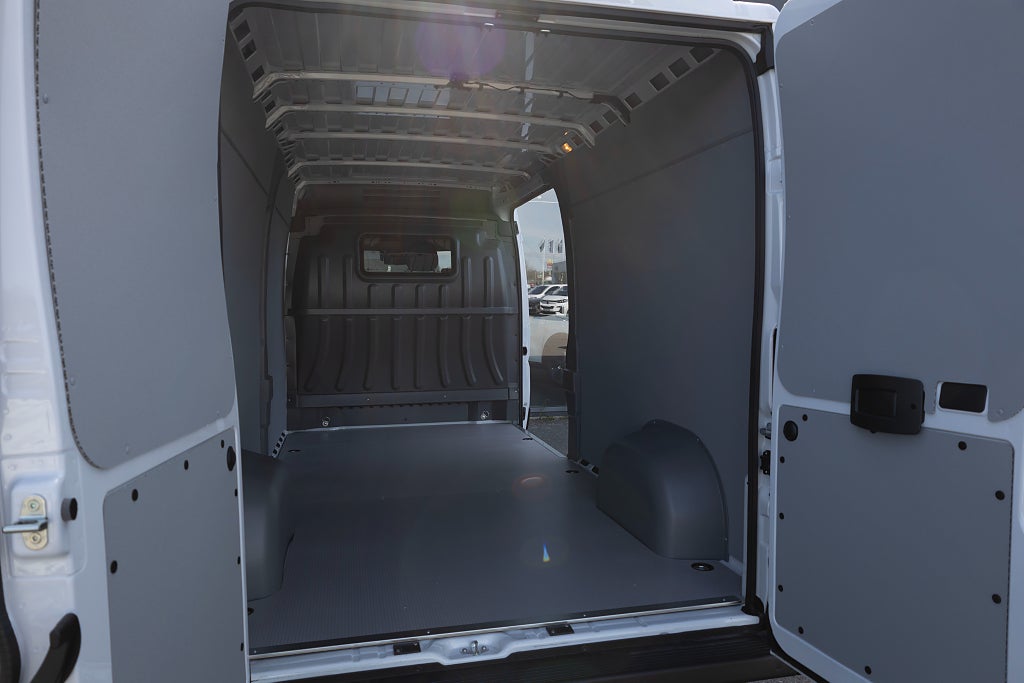 Peugeot Boxer Skåpbil 335 2.2 140 hk BlueHDi  L3H2 *DEMO*