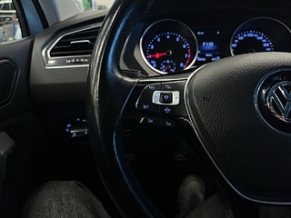 Volkswagen Tiguan 2.0 TSI 4Motion R-Line Kamera/Värmare/SoV-Däck/Drag