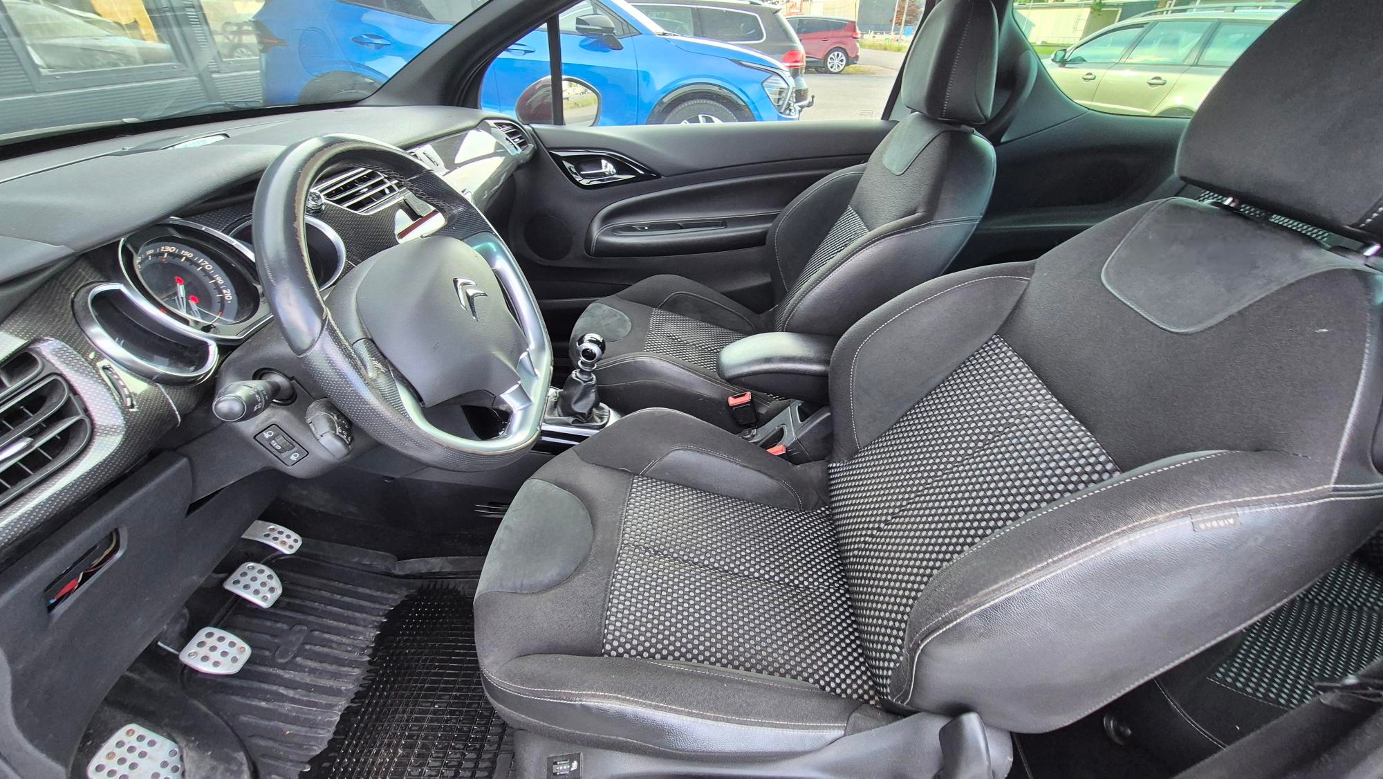 Citroen DS3 2011, photo 7/39