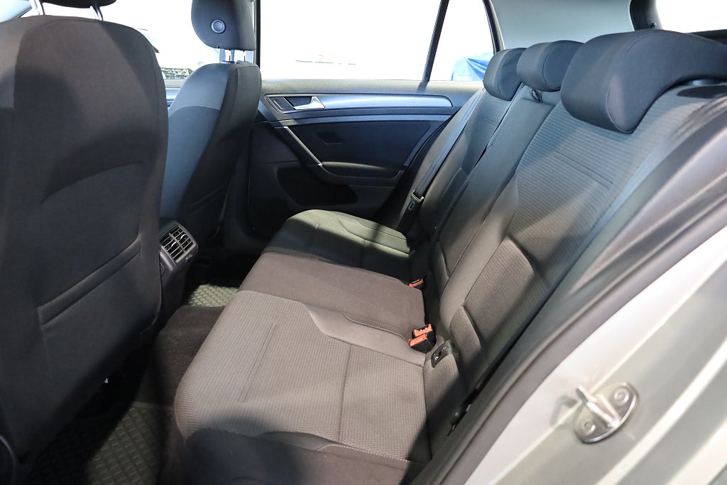 Volkswagen Golf 5-dörrar 1.0 TSI AUT CarPlay PDC Pluspaket 2018