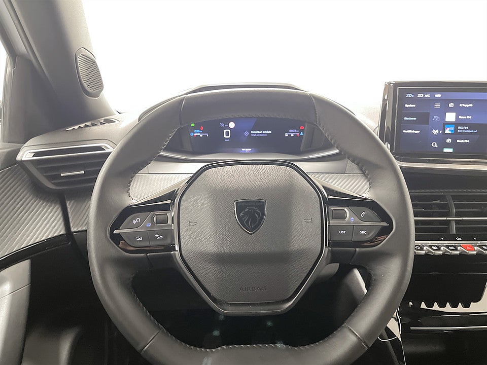 Bild på Peugeot 2008 Limited Edition 1.2 PT 131hk CARPLAY P-SENSORER