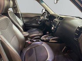 Kia Soul 1.6 GDI DCT Värmare Pano Navi Psens Kamera S&Vdäck