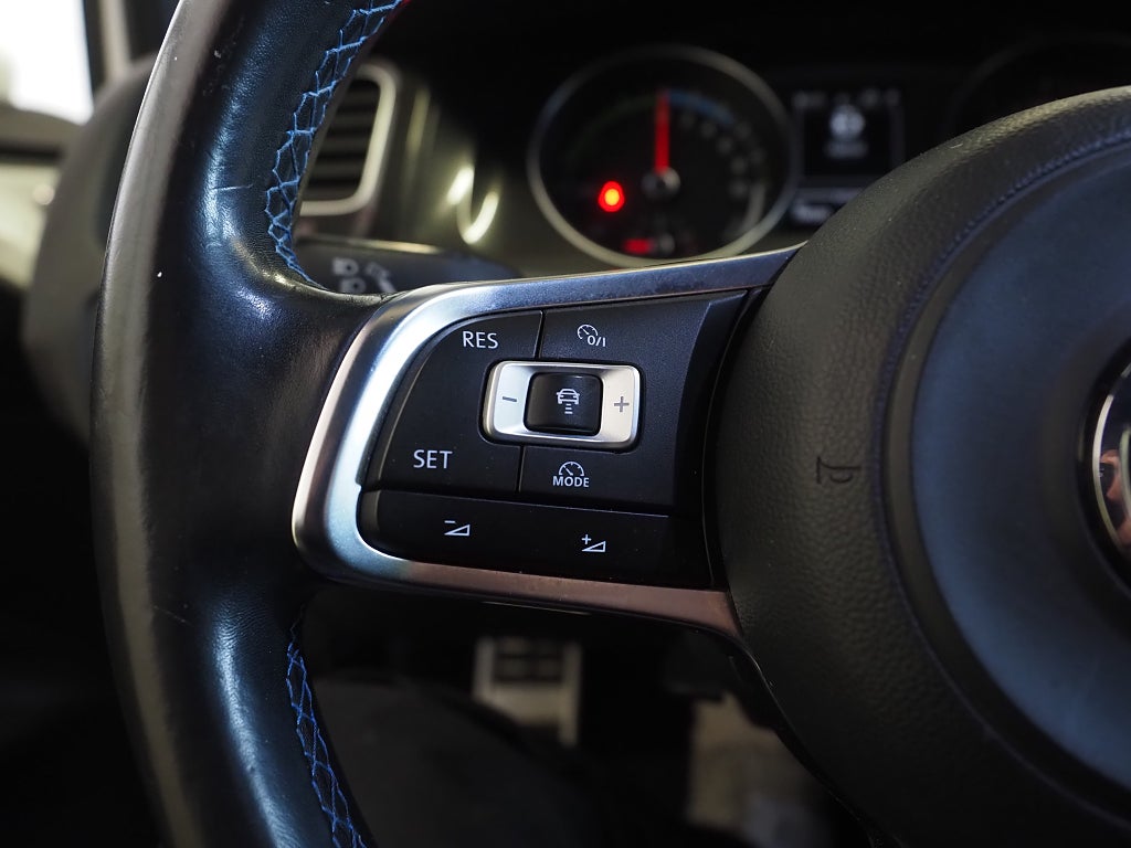 Volkswagen Golf GTE 1.4 TSI DSG 204hk | Drag | Värmare | Navi | 2016