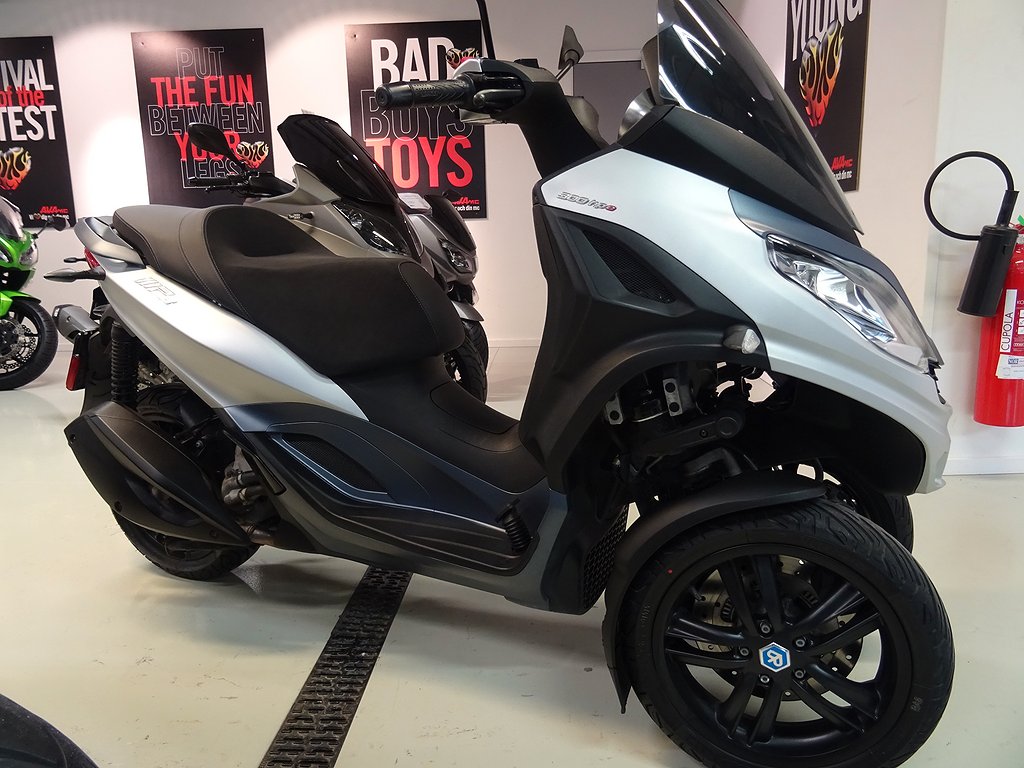 Piaggio MP3 300 HPE 