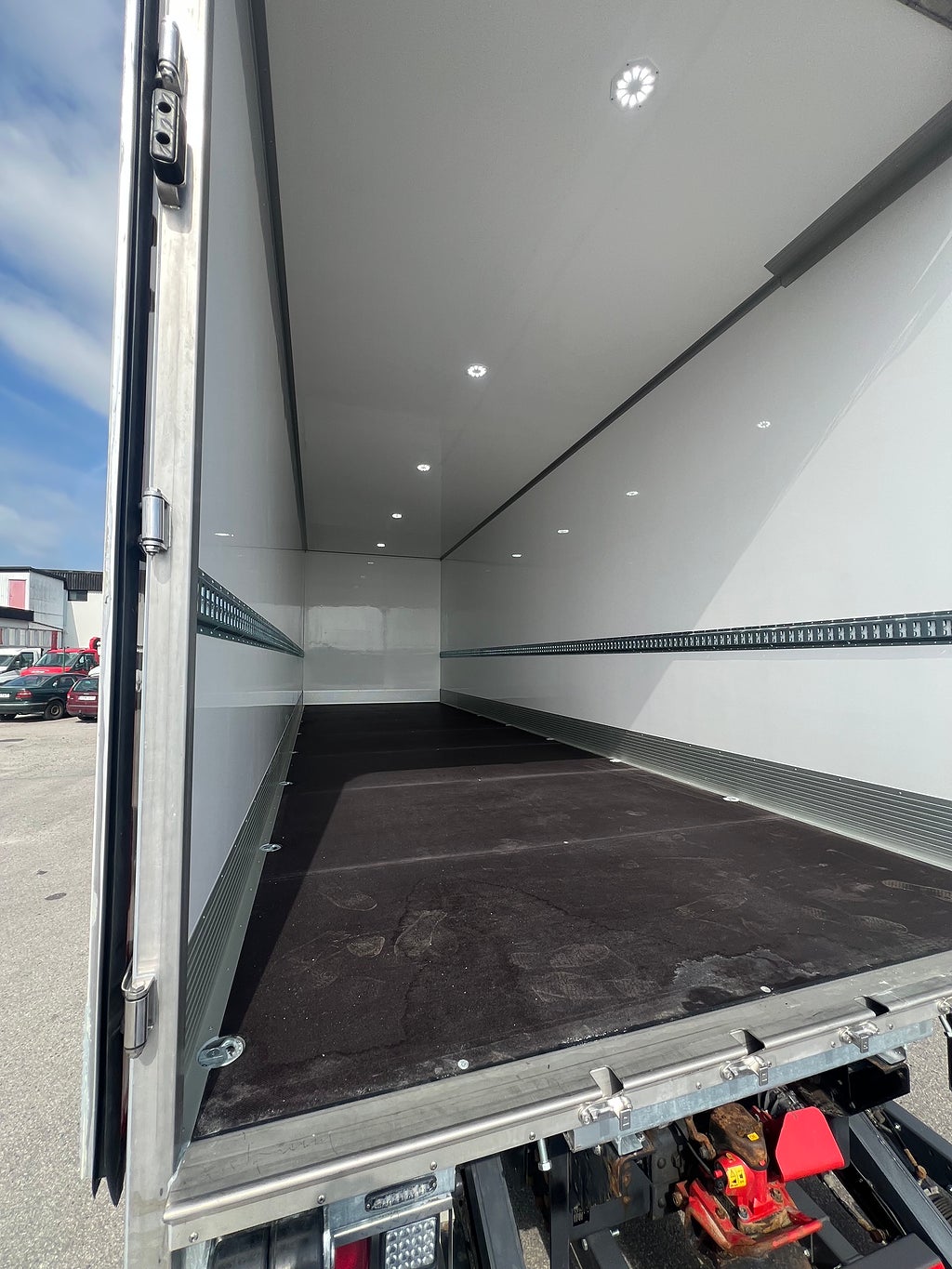 Volvo FM13 410 6x2 Skåpbil, *17 400 Mil*, Euro 6
