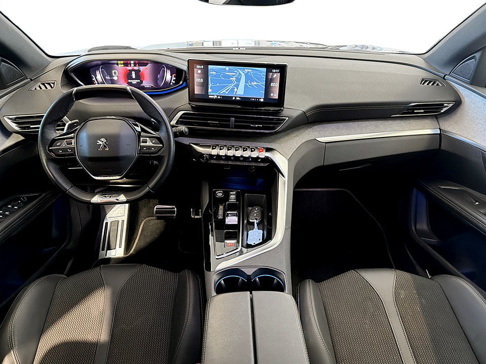 Bild på Peugeot 5008 GT 1.2 PT 130hk Aut 7-SITS B-KAMERA CARPLAY