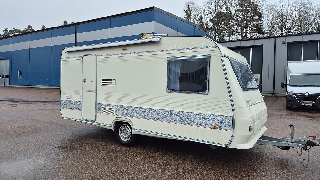 Adria Unica B 462 PH dubbelsäng markis 