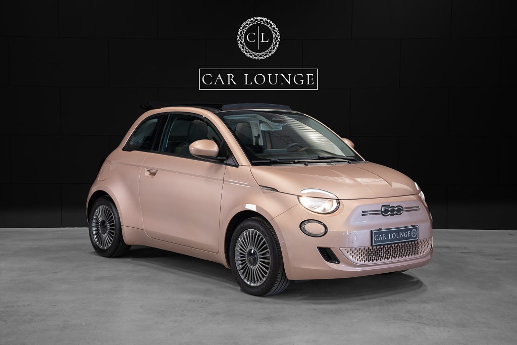 Fiat 500E Cabriolet \ Apple CarPlay \ Appstyrd värmare \