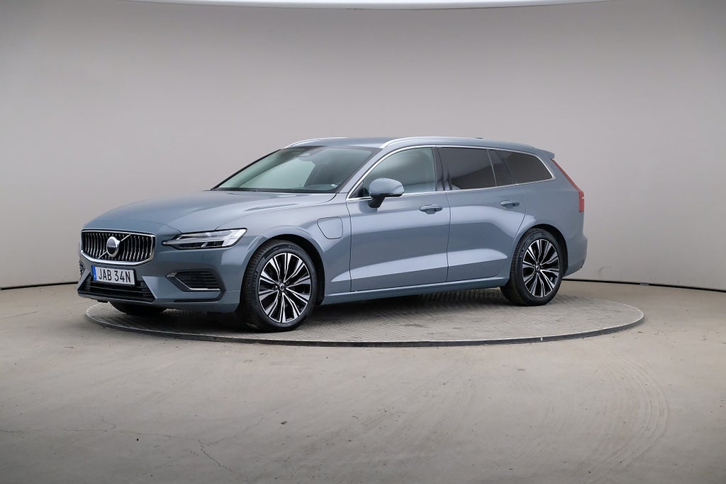Volvo V60 Recharge T6 350hk AWD Core Edition Drag