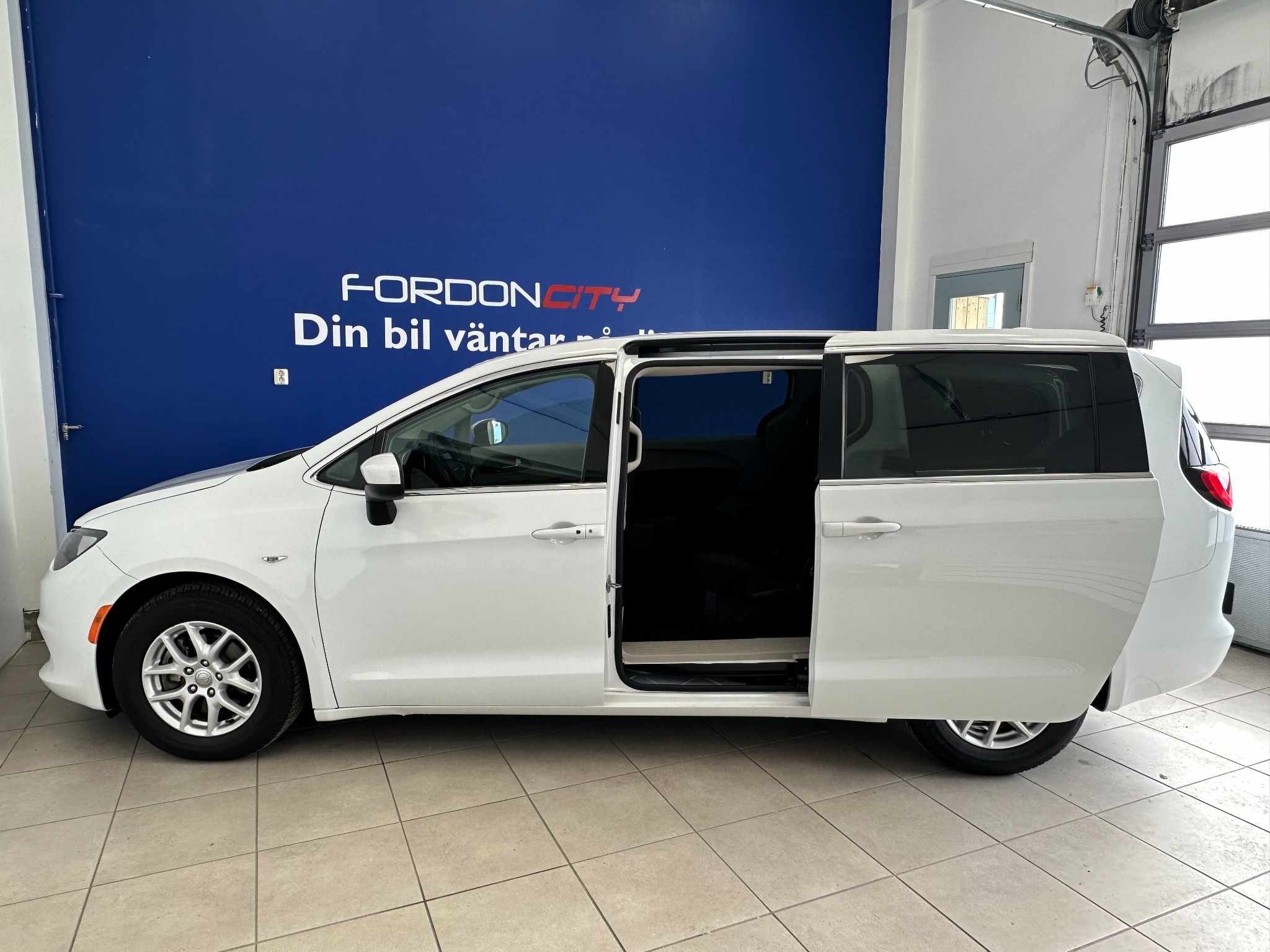 Chrysler Pacifica 2017, photo 5/38