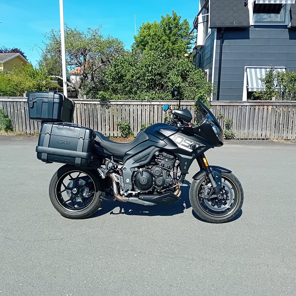 Triumph Tiger Sport 1050 -  Kanonfin med låga mil.