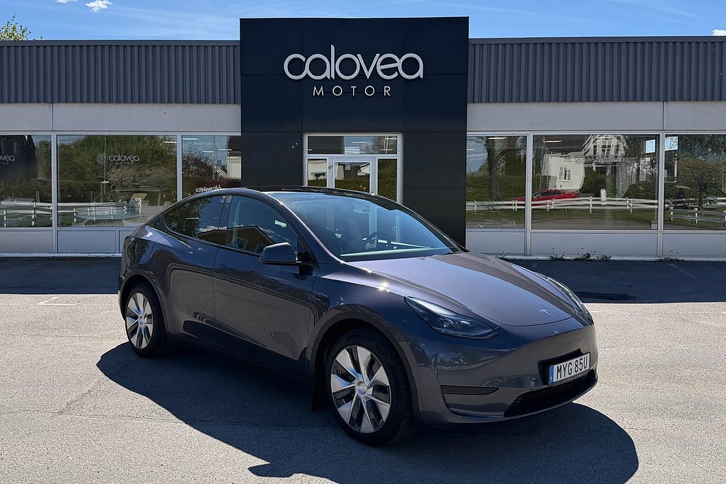 Tesla Model Y Standard Range RWD 299 hk Automat - Avtagbar dragkrok, Panorama