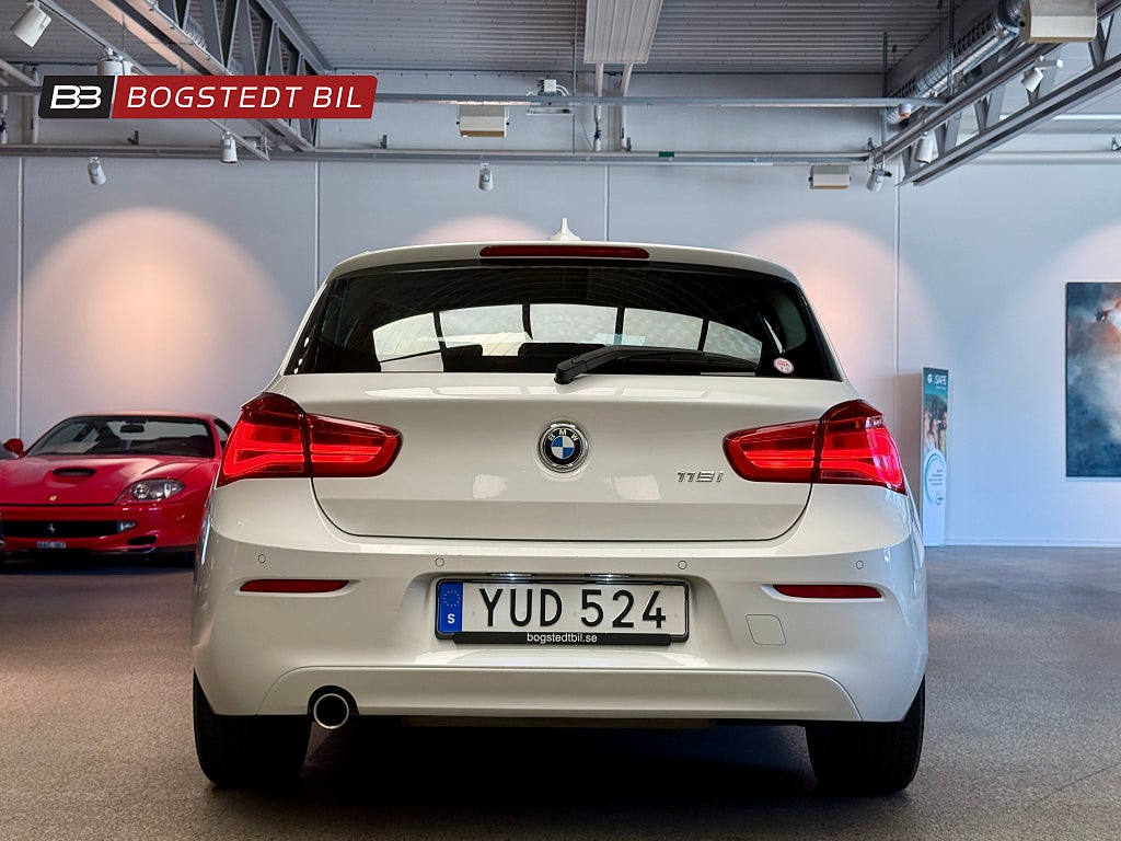 BMW 118I 5-dörrars 136hk Advantage | PDC | Bluetooth