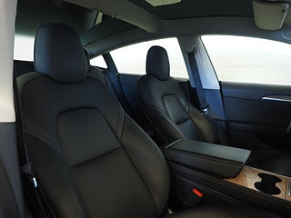 Sedan Tesla Model 3 15 av 21