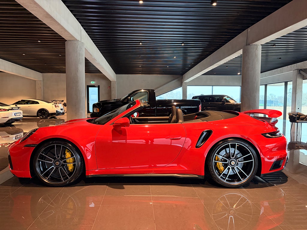 Porsche 911 992 Turbo S 650HK | Svensksåld | Nyservad | Momsbil