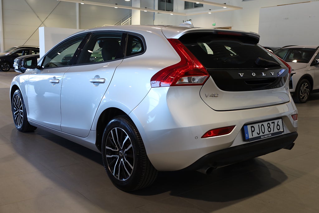 Volvo V40 T3 Momentum Värmare Navi PDC Blåtand 2018