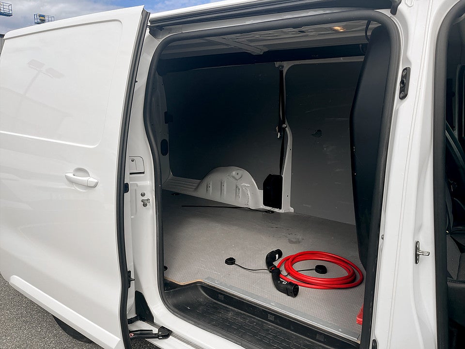 Bild på Peugeot e-Expert PRO+ 75kWh 136hk Aut L3 B-KAMERA NAVI