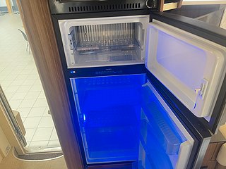 Husbil-integrerad Eura Mobil INTEGRA 760 HS 23 av 31