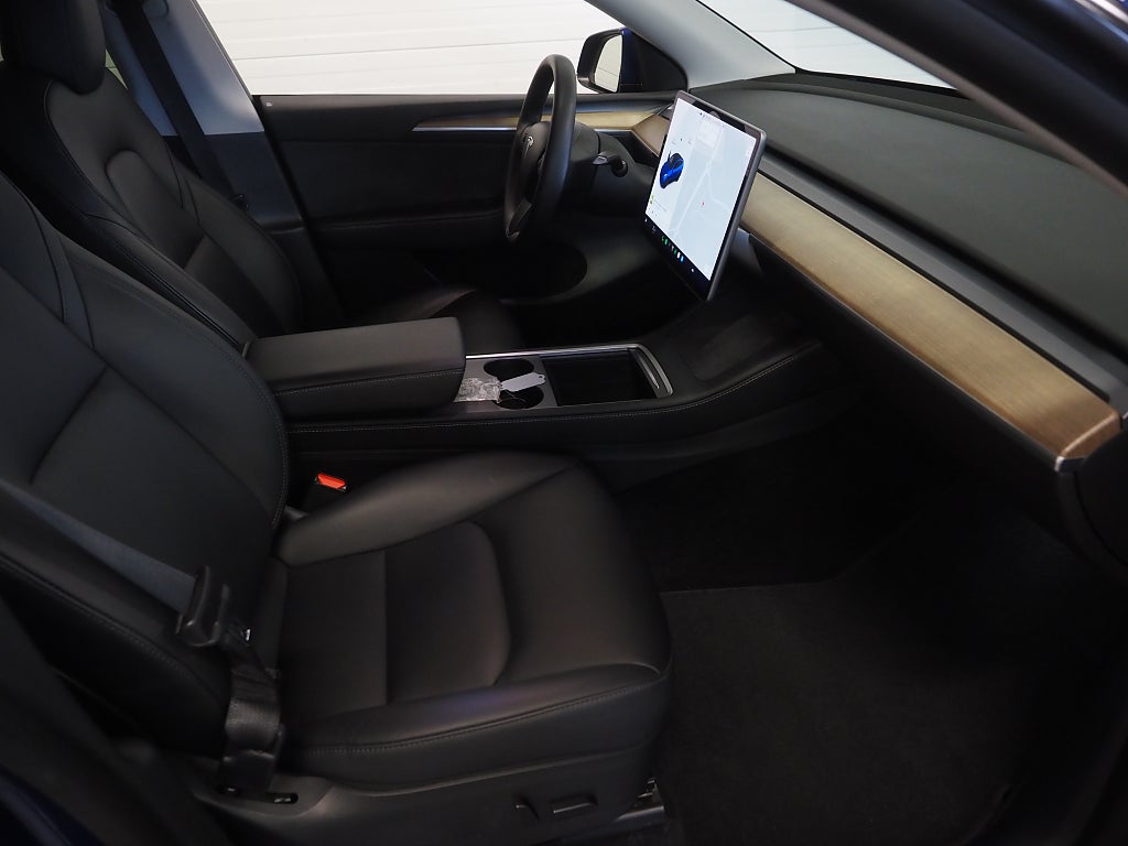 Tesla Model Y Long Range AWD 514hk | Dragkrok | Panoramaglastak | 2021