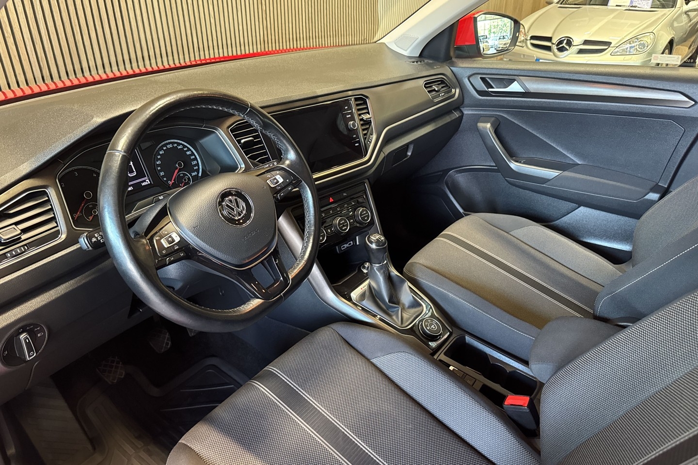 Volkswagen T-Roc 2.0 TDI DPF SCR 4Motion 2018, bild 5/39