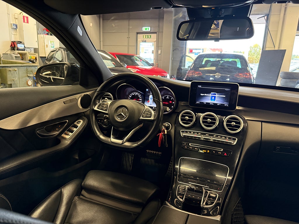 Mercedes-Benz C220 d 2018 - miniatyr 21