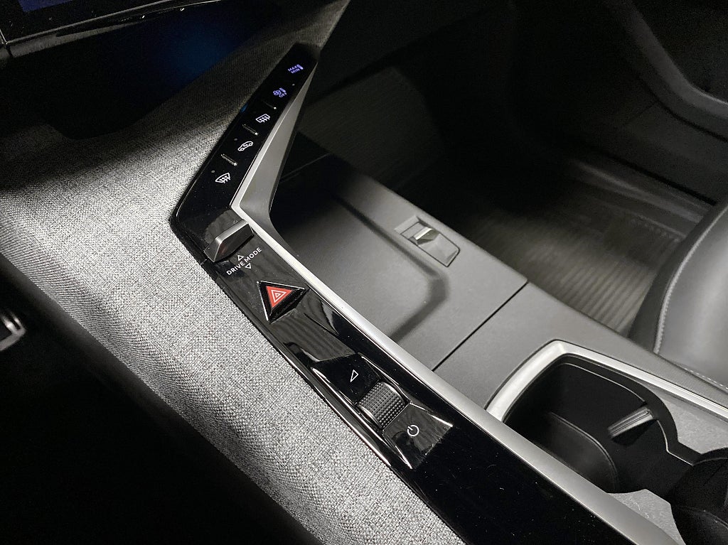 Peugeot 3008 GT Hybrid 145 hk Automat  – bild 13