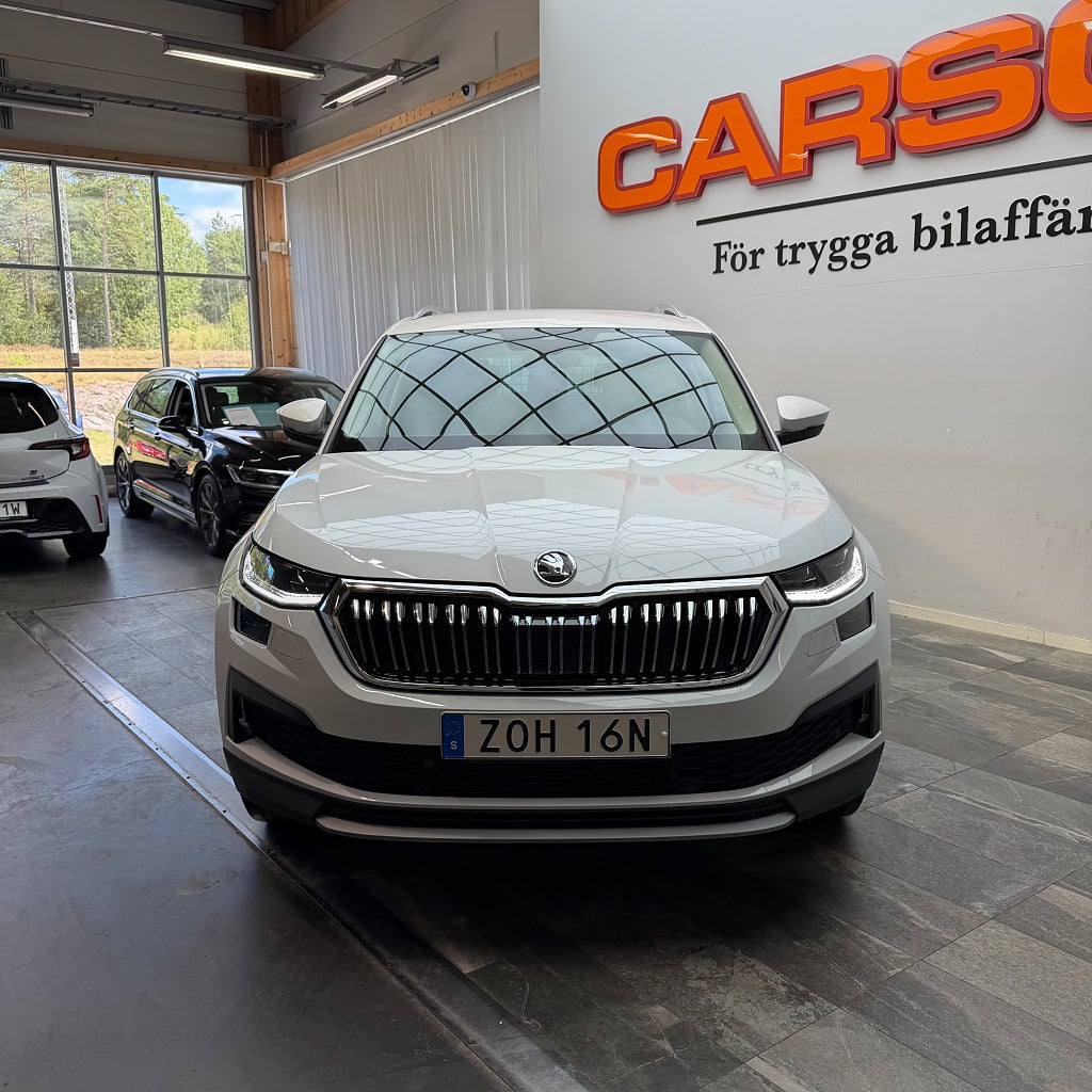 Skoda Kodiaq 2.0 TDI 4x4 Style Backkamera Värmare Drag Apple