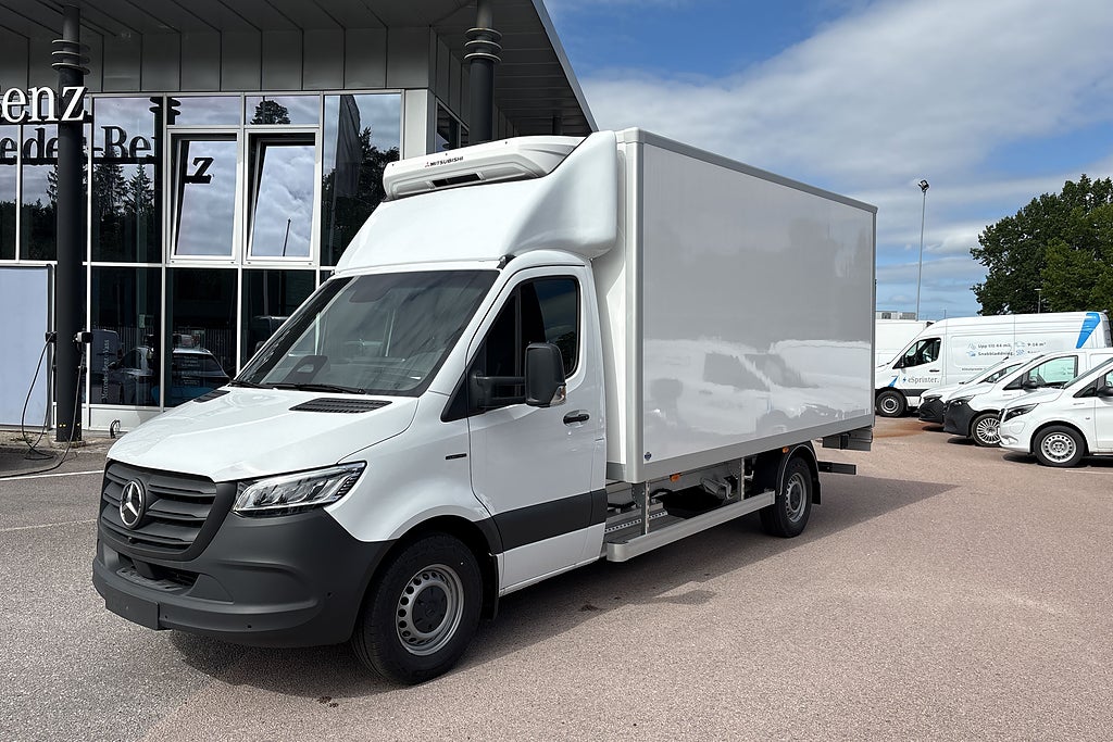 Mercedes-Benz eSprinter 420 Volymskåp Kylbil 113 kWh 44 mil /Lagerbil