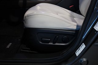 SUV Mazda CX-30 16 av 22
