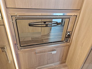 Husbil-halvintegrerad Kabe Novum 750 LGB 21 av 28