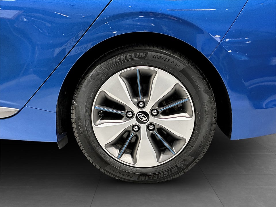 Bild på Hyundai IONIQ PRE Plus PHEV 1.6 164hk Aut INFINITY ELSTOL B-KAMERA
