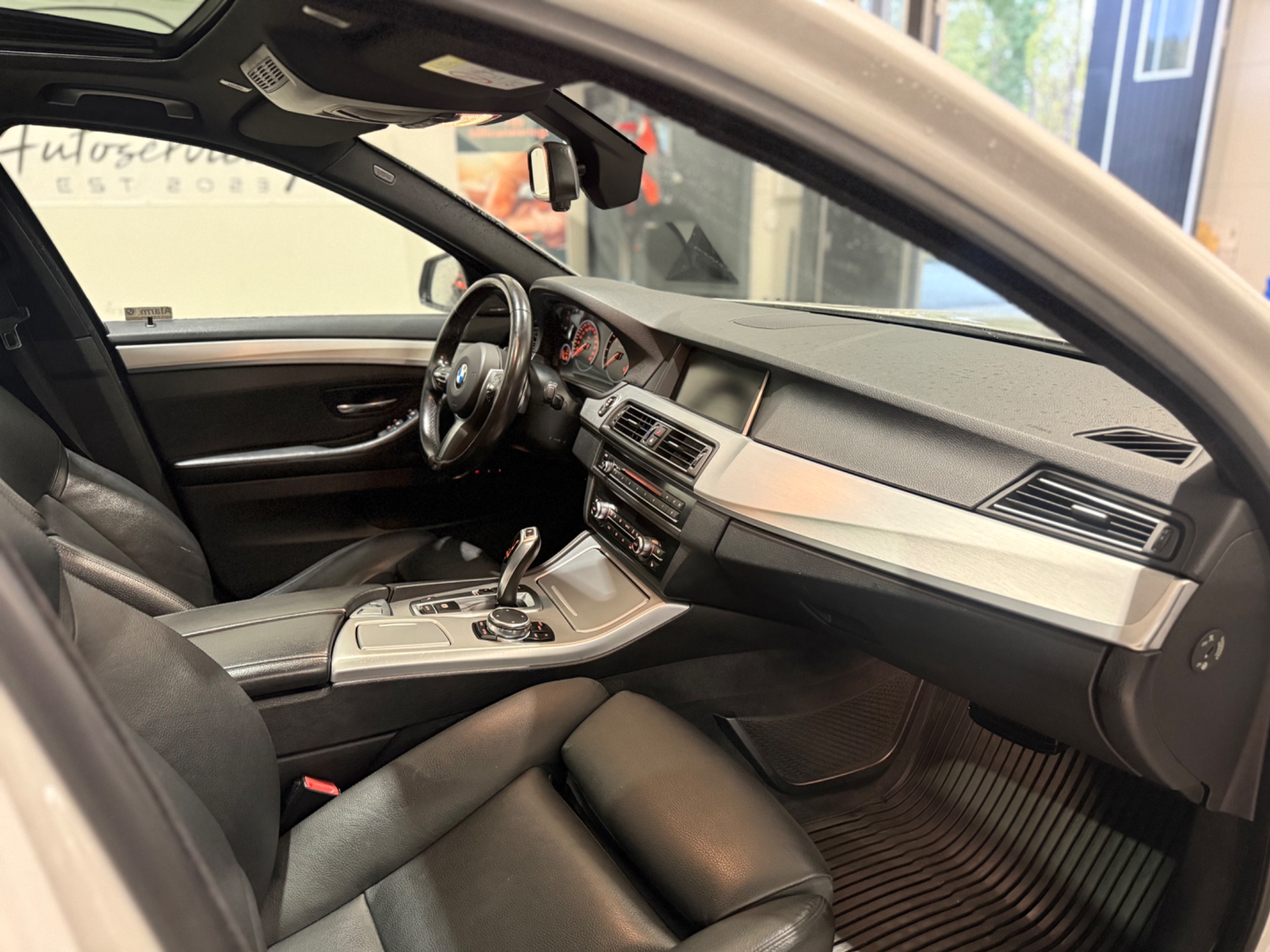 BMW 520 d Touring Steptronic Utrustning 2015, bild 7/10