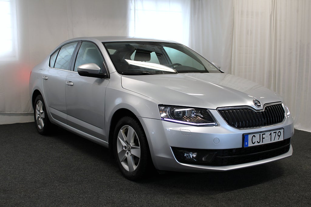 Skoda Octavia 1.4 TSI Elegance | Komplett Service | P-sensor | 140hk