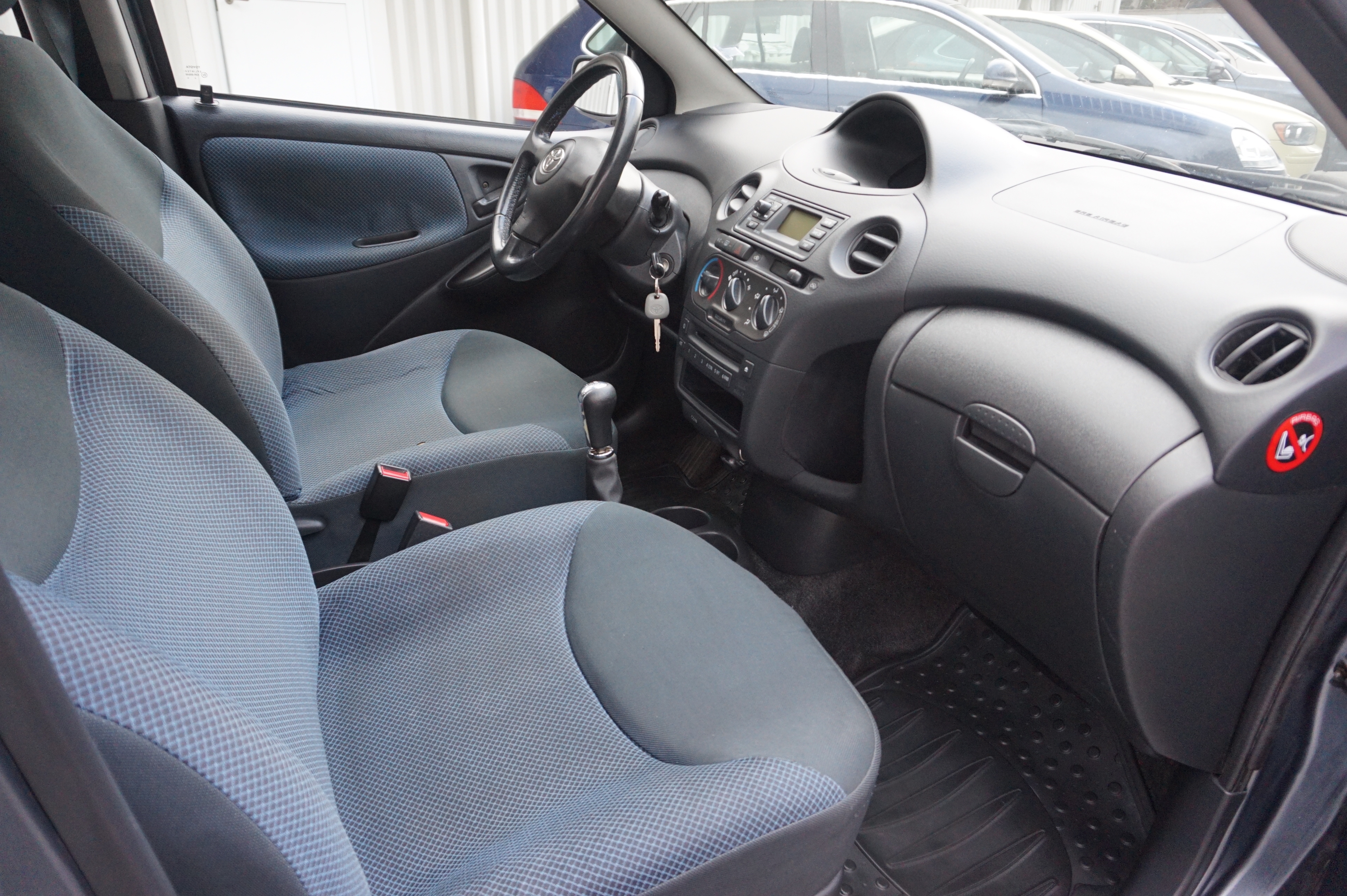 Toyota Yaris 5-dörrar 1.0 VVT-i 65hk 2006, bild 2/35