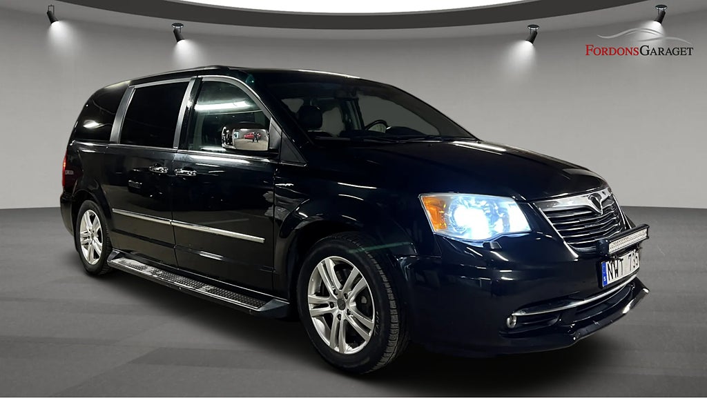 Lancia Voyager 2.8 LX 7-SITS NAVI STOW&GO DVD AMBIENTBELYSNING M-VÄRM