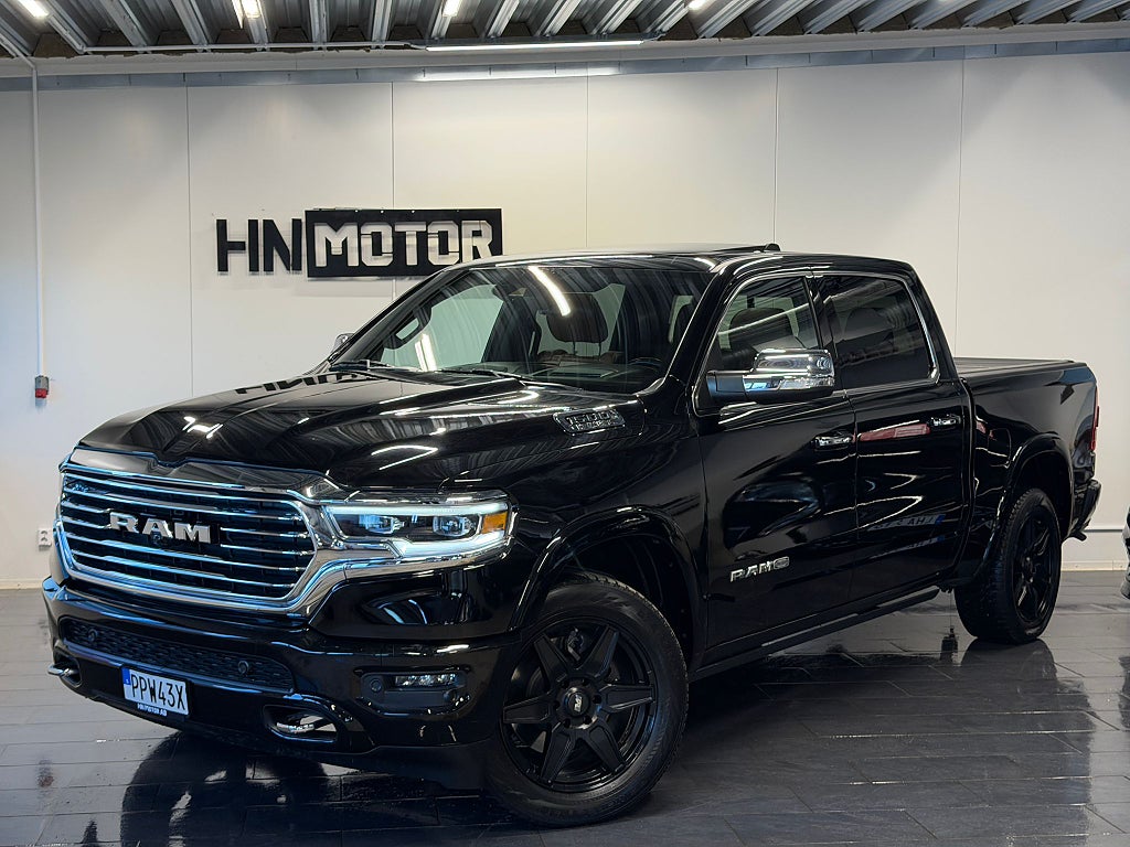 RAM 1500 5.7 V8 HEMI LONGHORN |PANO|H/K|360|BakFLip|Luft|MOMSAD|