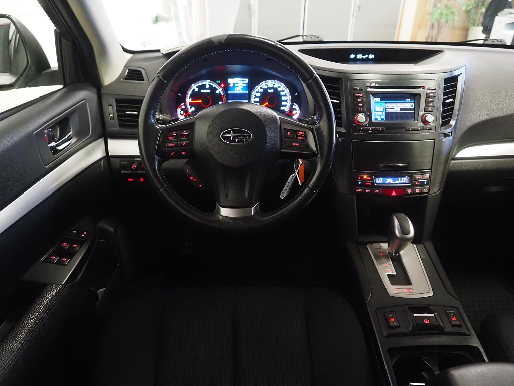 Subaru Outback 2.0 4WD Lineartronic Business 150hk | Kamera | Drag | 2014