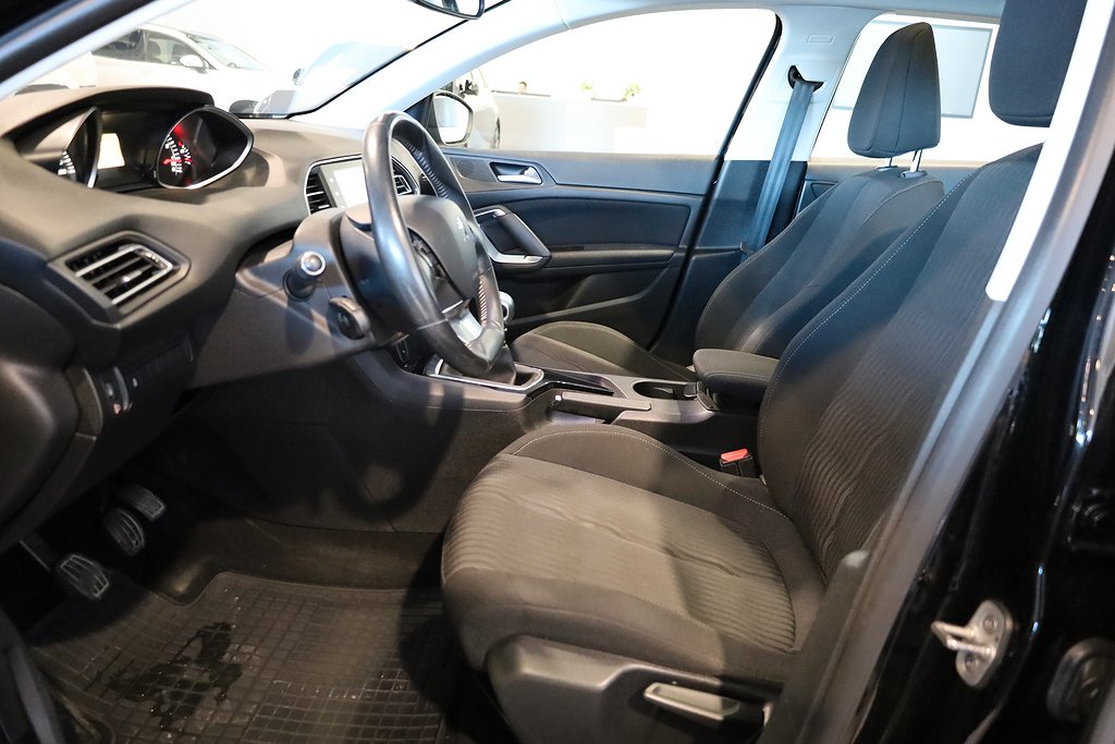 Peugeot 308 1,6 THP 125hk Active 5D Panorama Navi Blåtand 2013