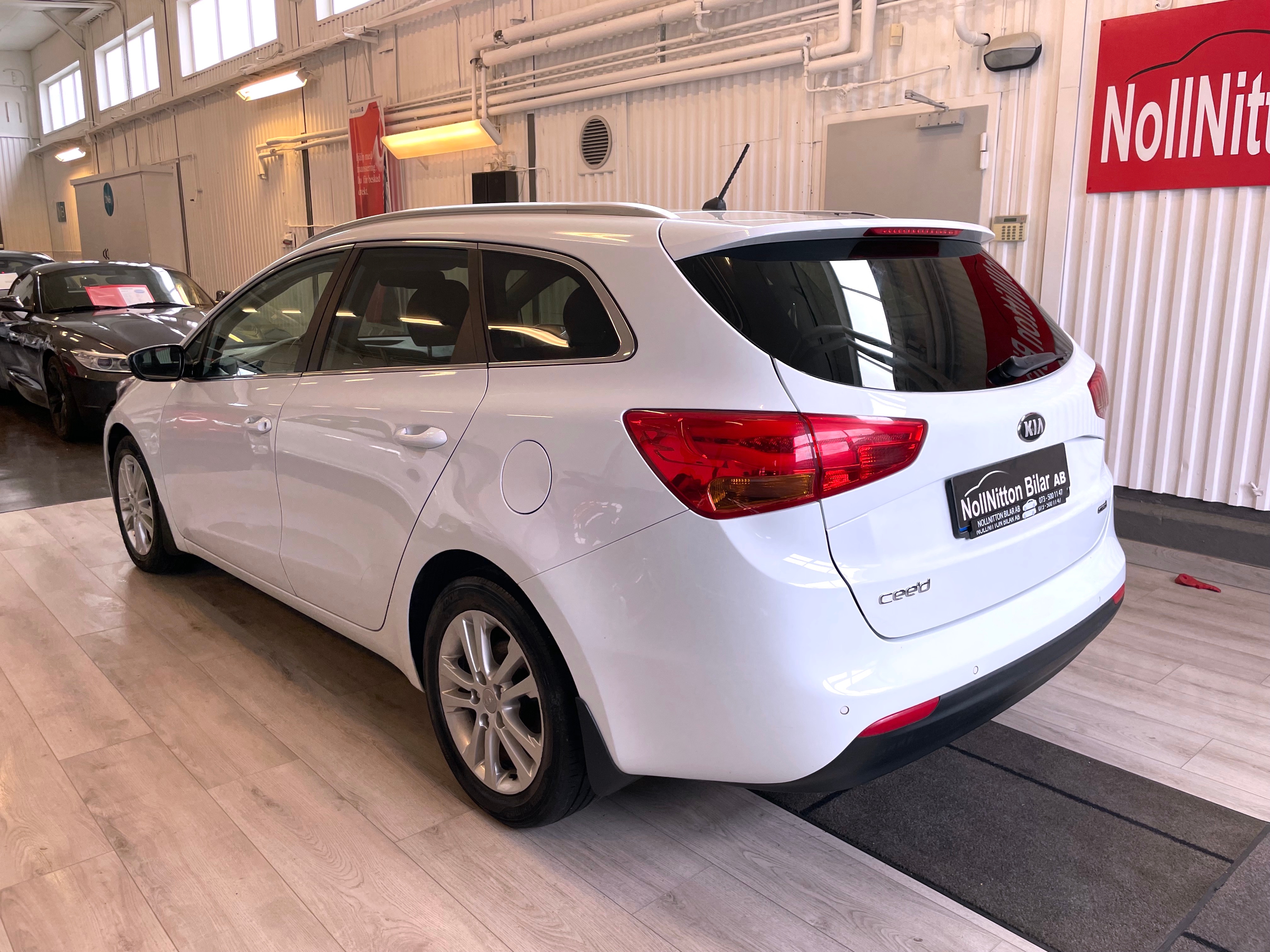 Kia Ceed cee'd_sw 1.6 CRDi 2014, bild 4/39