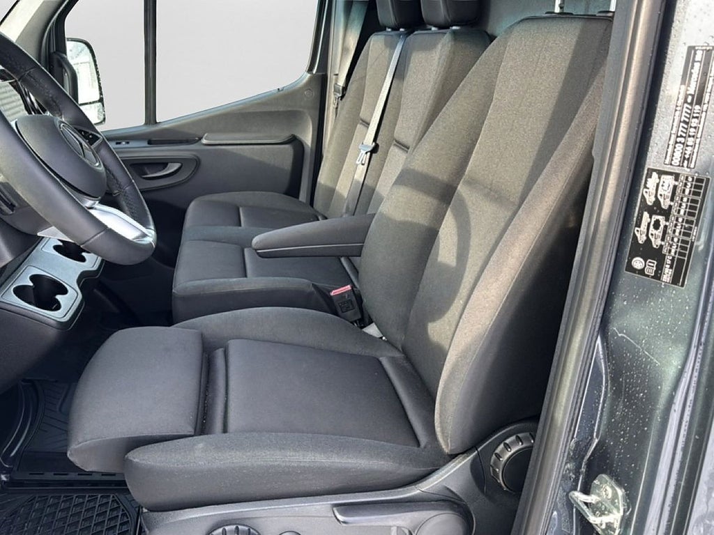 Mercedes-Benz Sprinter 2025 - miniatyr 13