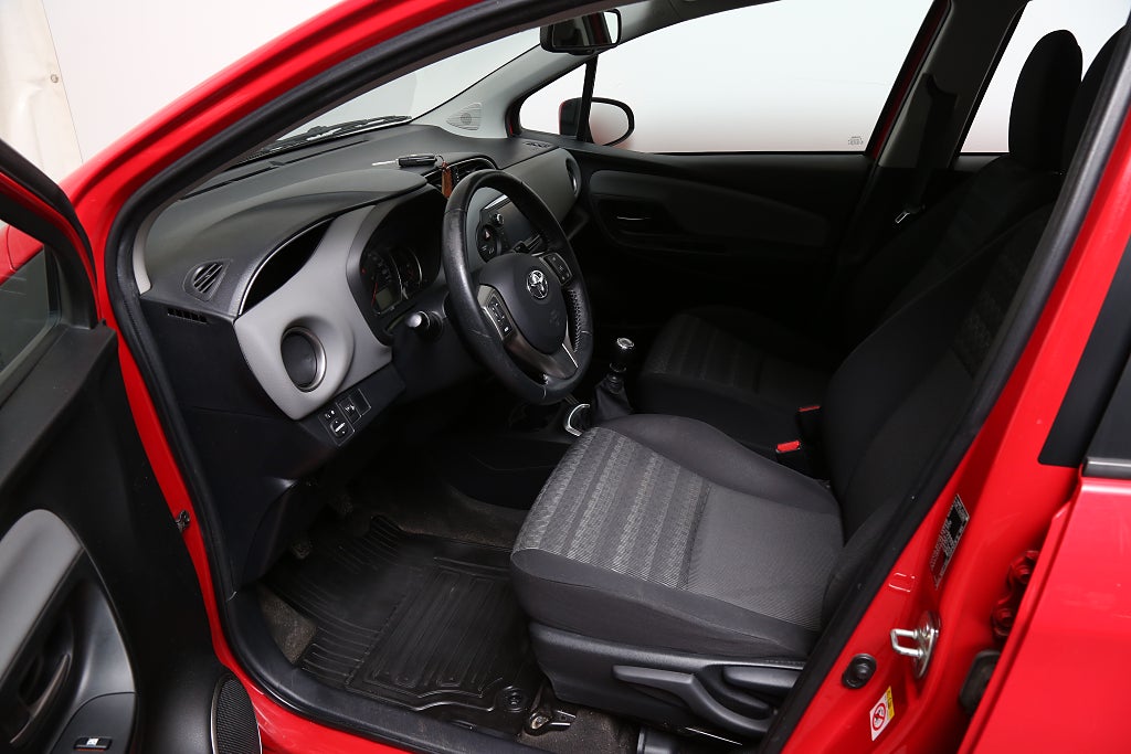 Toyota Yaris 1,33 Dual VVT-i Active 5D Motorv Comfortpaket 2017