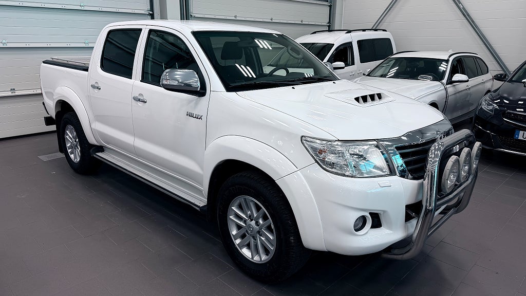 Toyota Hilux 3.0 D-4D 4x4 MOMS BIL 1-ÄGARE VÄLVÅRDAD BIL