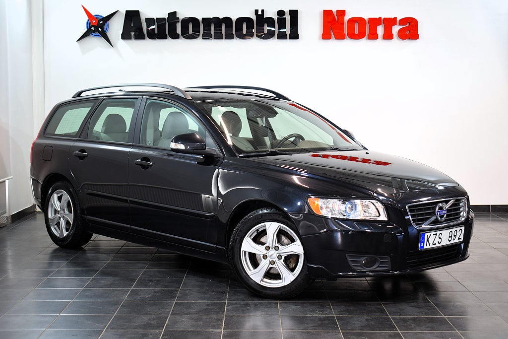 Volvo V50 1.6 D Momentum, Låga mil, värmare, Dragkrok 