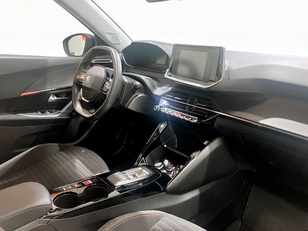 Bild på Peugeot E-2008 Active Pack 50kWh 136hk Aut - CARPLAY, BACKSENSORER