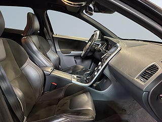 Volvo XC60 D5 AWD AUT R-Design Business Drag Värmare Kamera S&V – bild 10