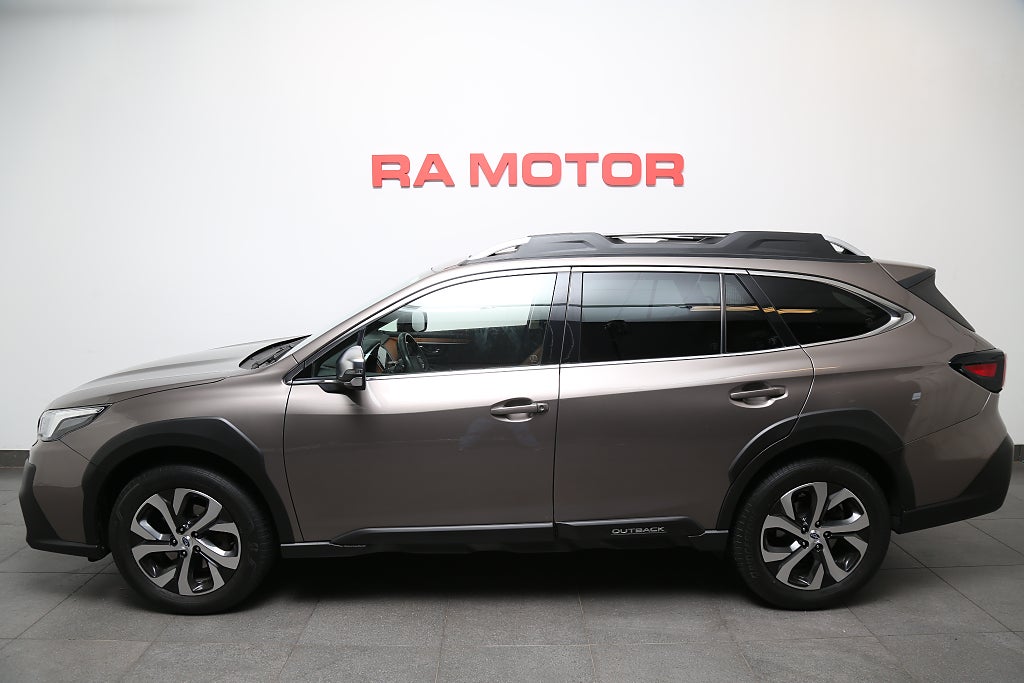 Subaru Outback 2,5i XFuel Touring AWD Skinn I Taklucka I H/K I Drag 2022