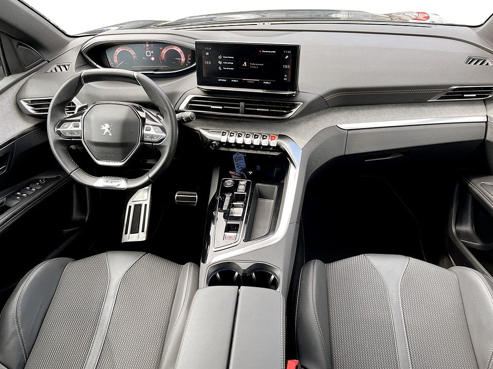 Bild på Peugeot 3008 GT Black Pack 1.2 PT 130hk Aut B-KAMERA CARPLAY